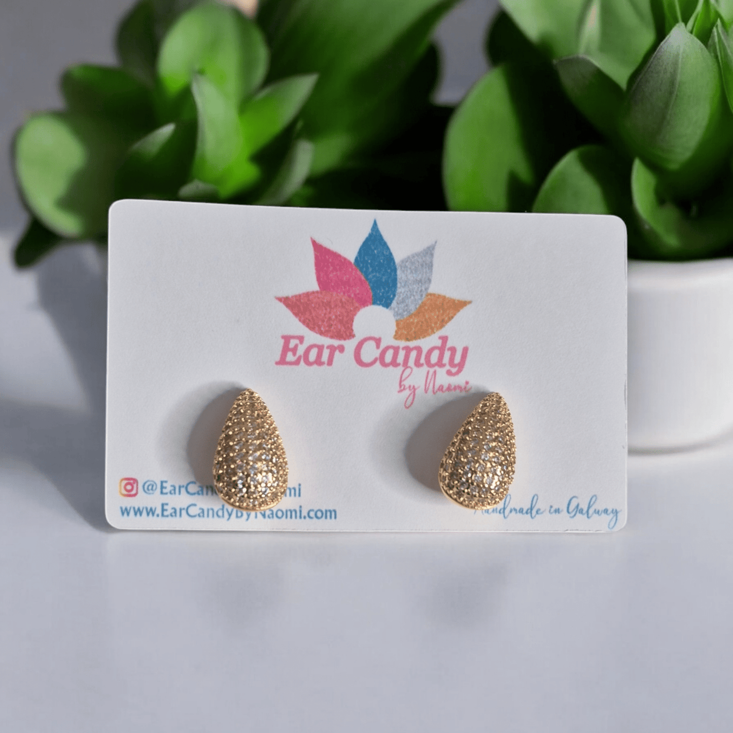Gold sparkle tear drops - Ear Candy by NaomiGold sparkle tear drops