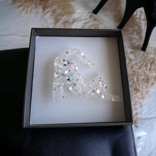 White sparkle cat brooch